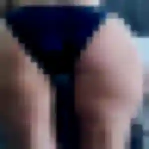 Yasmina, 40 ans, en ligne à Beaucouzé pour une rencontre coquine