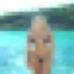 Rejoins Karima, 22 ans à Bourg-la-Reine gratuitement
