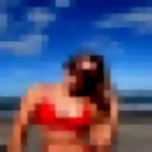 Zara, 27 ans, en ligne à Houdan pour une rencontre coquine
