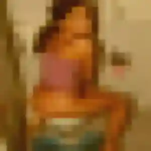Photo sexy de Oumaima, 45 ans à Le Rheu - plan discret