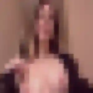 Rejoins Leonore, 28 ans à Les Villages Vovéens en privé