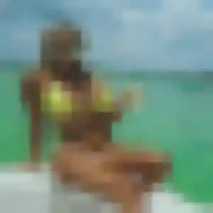 Kenza, 27 ans, connectée à Saint-Brevin-les-Pins pour un rencontre sexy