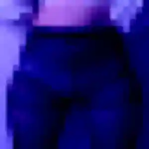 Clementine, 21 ans, dispo pour rencontre sexy à Saint-Pierre-en-Auge