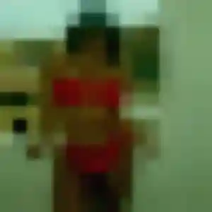 Rencontre Yasmina, 34 ans à Saint-Yrieix-la-Perche en privé