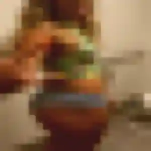 Photo exclusive de Renee, 26 ans à Saint-Yvi - plan discret