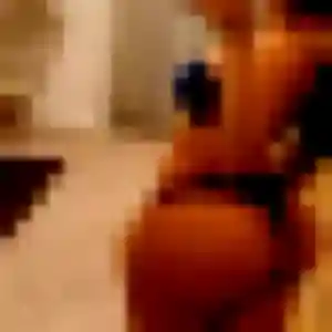 Photo de Brunehilde à Sainte-Bazeille (35 ans) - rencontre sexy discret