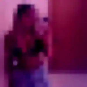 Découvre Chloe, 28 ans à Tresses en privé